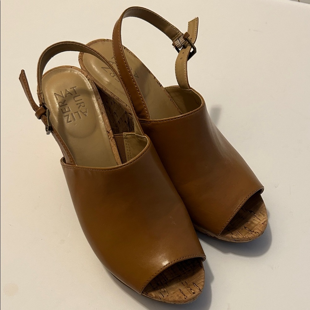 Naturalizer Women's Caramel Brown Kaisley Peep-Toe heeled Sandals 9.5 wide
